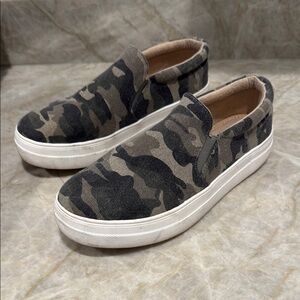 SOOA Camouflage Slip-On Sneakers